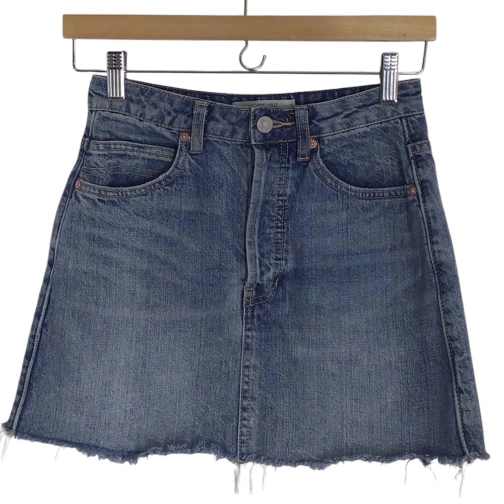 Free People We The Free Distressed Denim Button Fly Raw Hem Mini Skirt Size 24